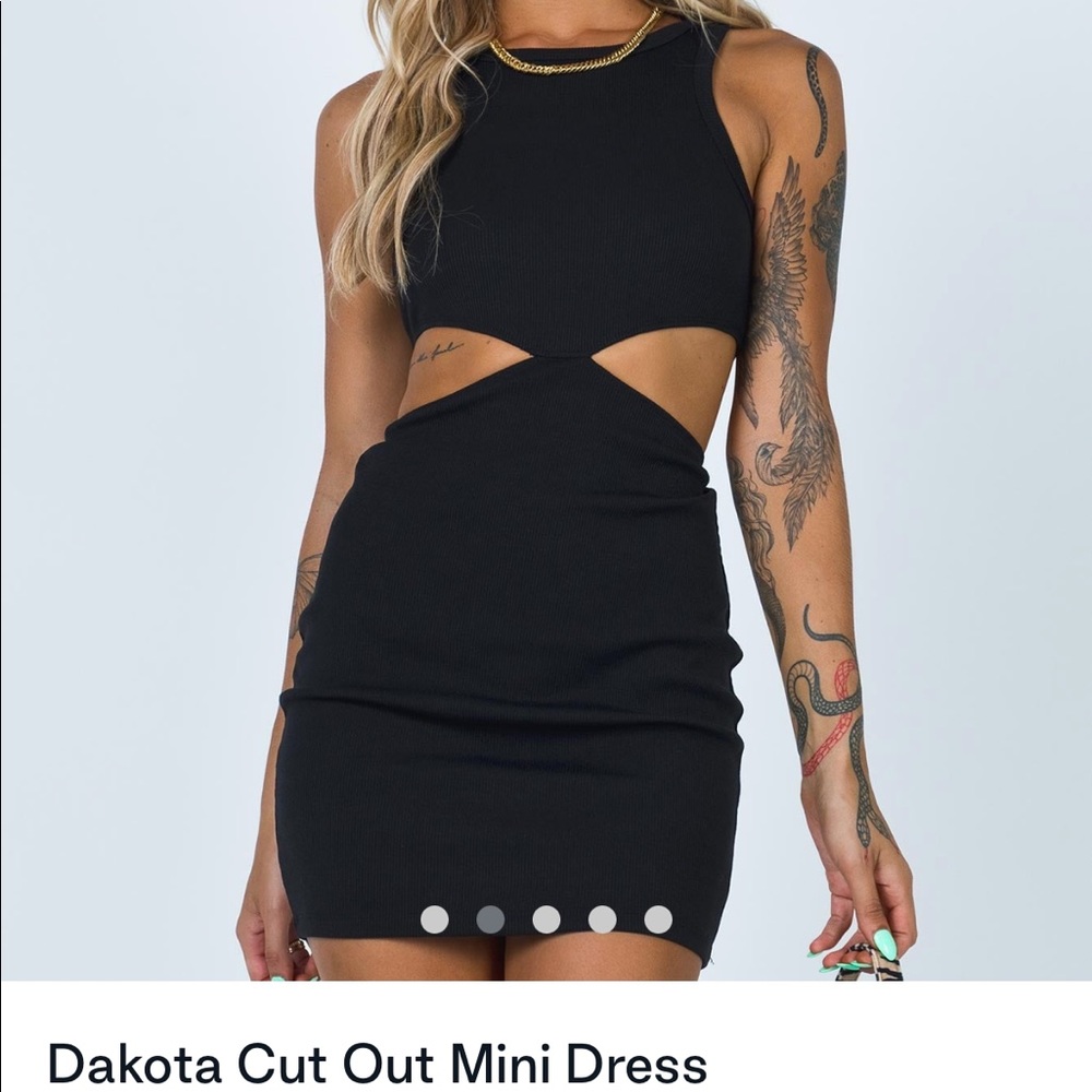 So cute Princess Polly dress good for summer or winter